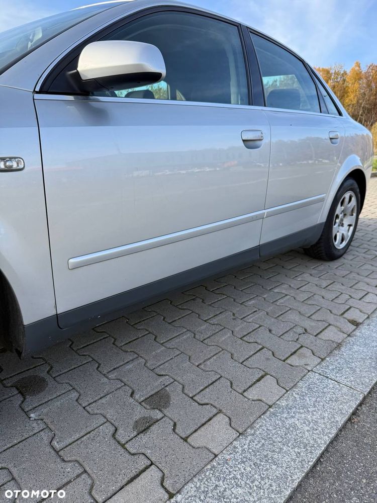 Audi A4 Limousine - 8