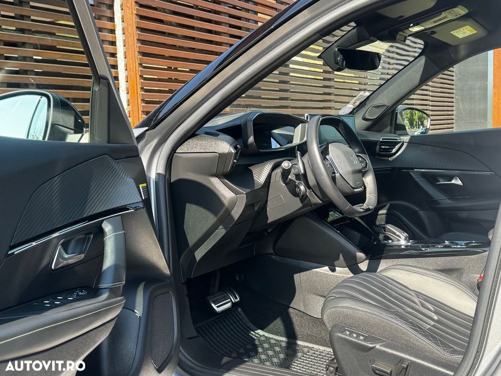 Peugeot 2008 1.2 PureTech EAT8 STT GT - 13