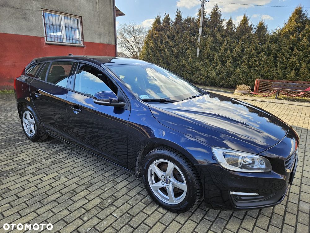Volvo V60 D4 Momentum - 1