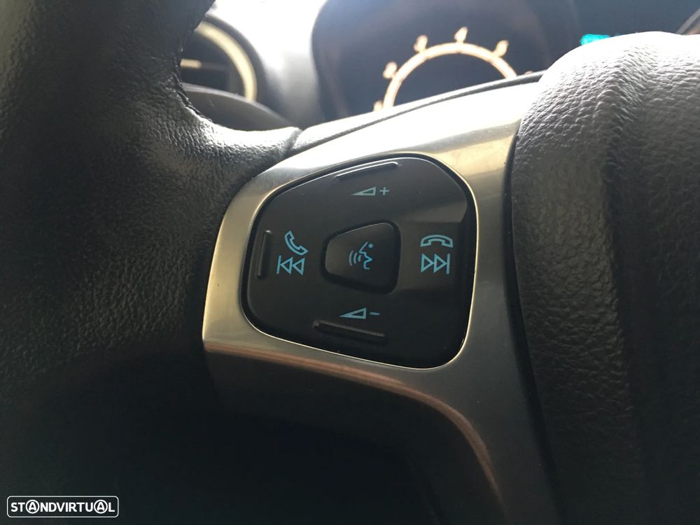 Ford Fiesta 1.0 Celebration - 9