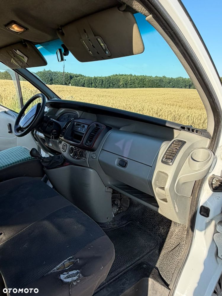 Renault Trafic Passenger - 13