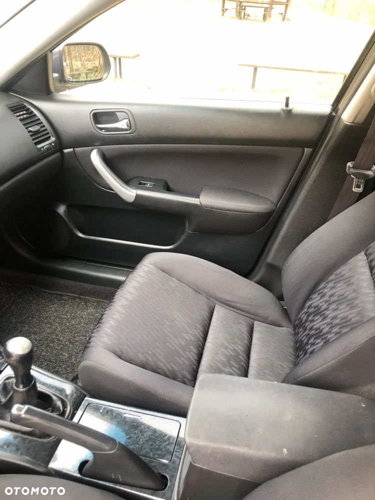 Honda Accord 2.0 Executive - 16