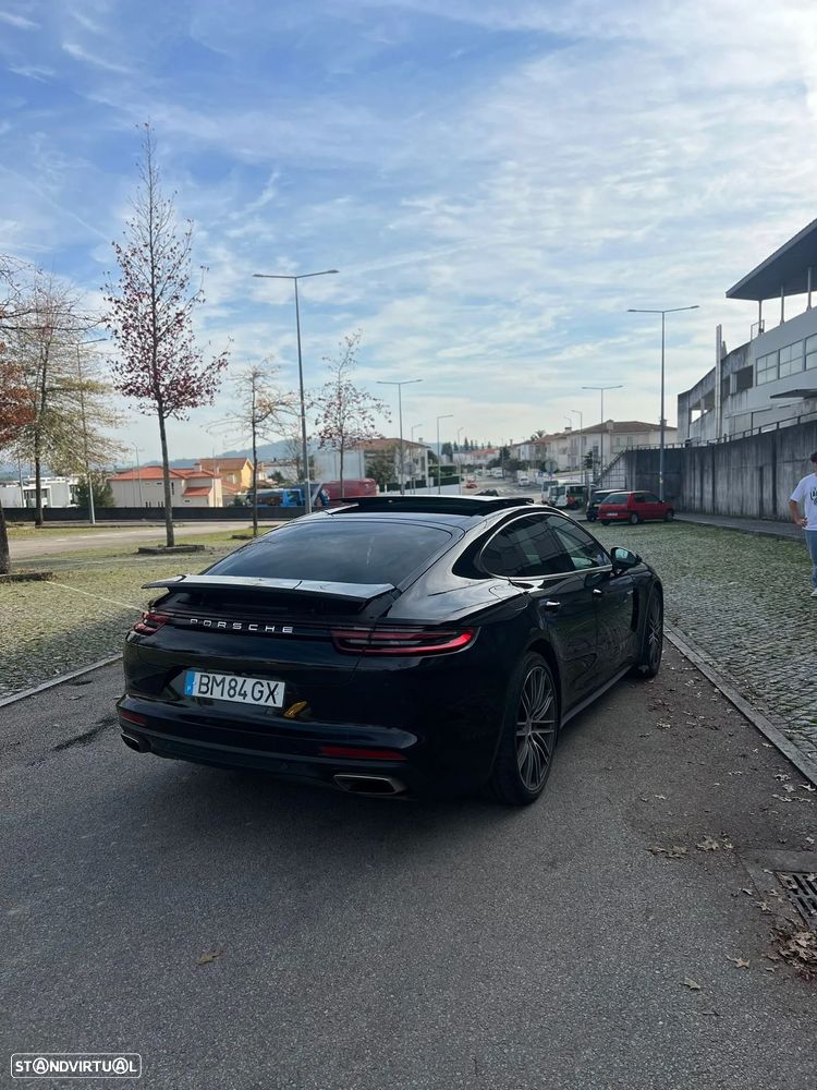 Porsche Panamera 4 E-Hybrid - 4