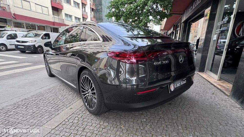 Mercedes-Benz EQE - 7