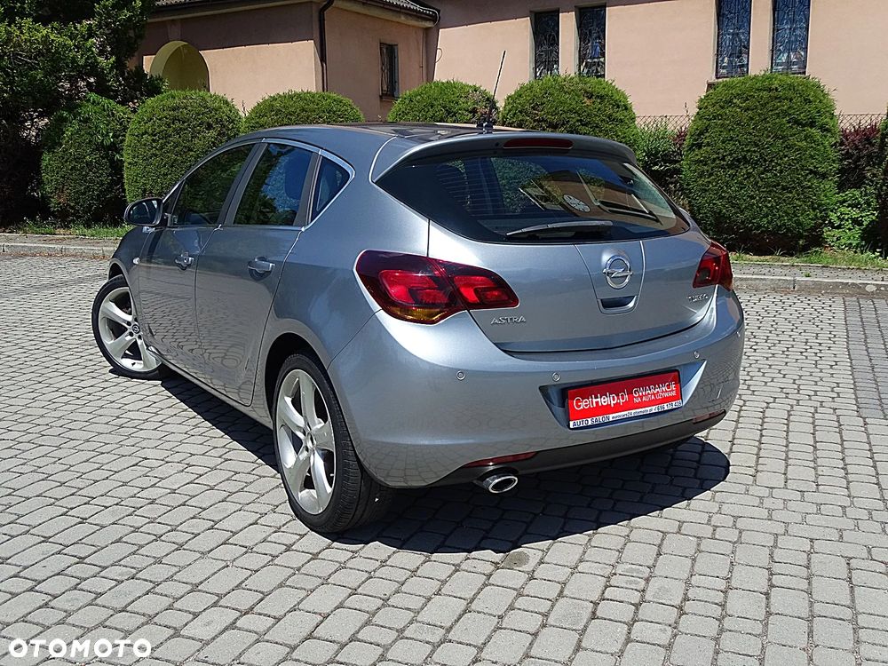 Opel Astra 1.6 Turbo Cosmo - 13