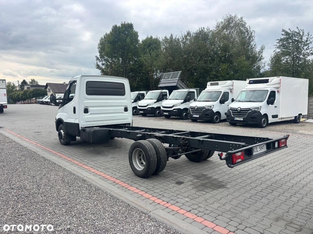 Iveco 70C17,,70C18,,70C15,,72C17,,50C17,,35C17,,35C15 PODWOZIE DO ZABUDOWY  WYWROTKA SKRZYNIA LADUNKOWA KONTENER CHLODNIA 70 SZTUK NA PLACU - 3