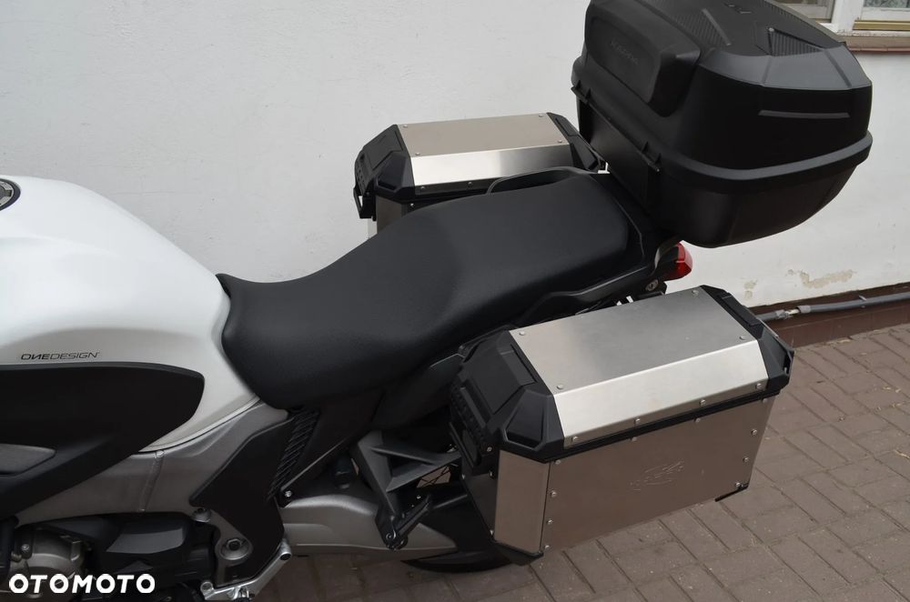 Honda VFR - 9