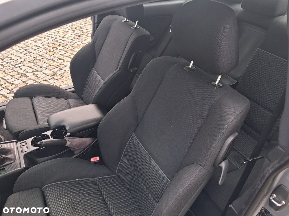 BMW Seria 3 318 Ci Edition Sport - 19