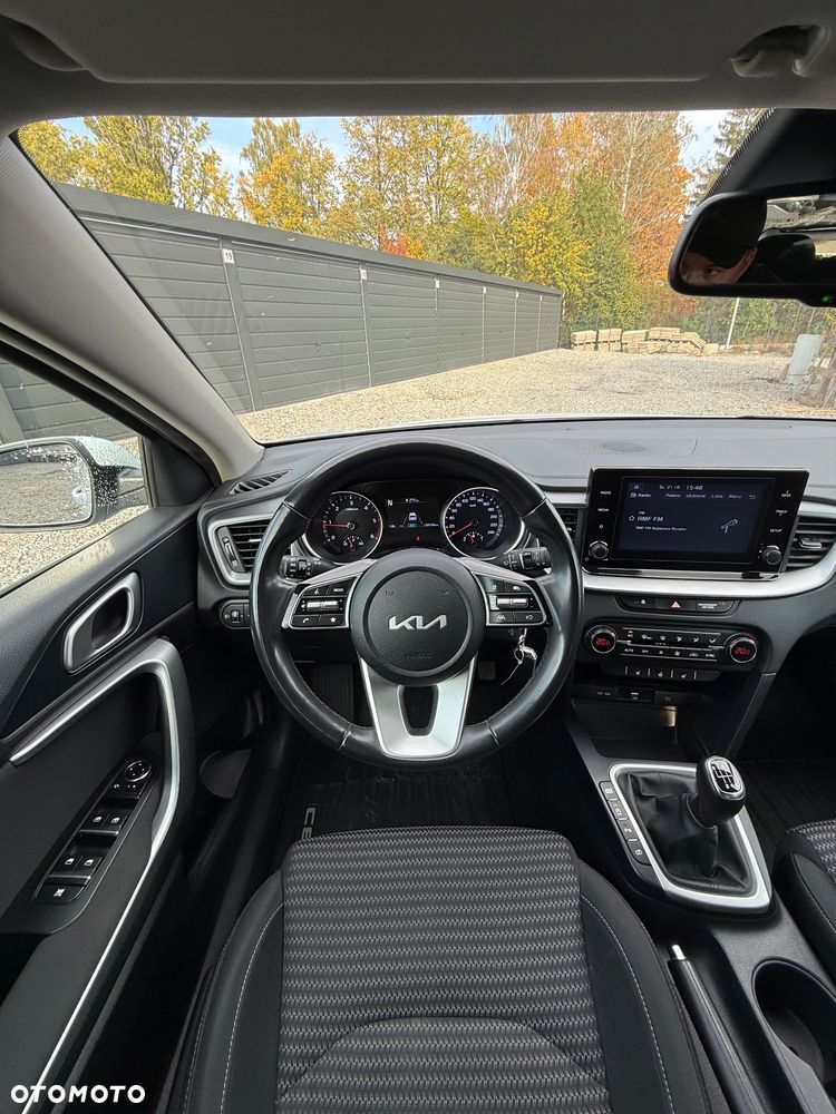 Kia Ceed 1.6 CRDi (48V Mild-Hybrid) Platinum - 25
