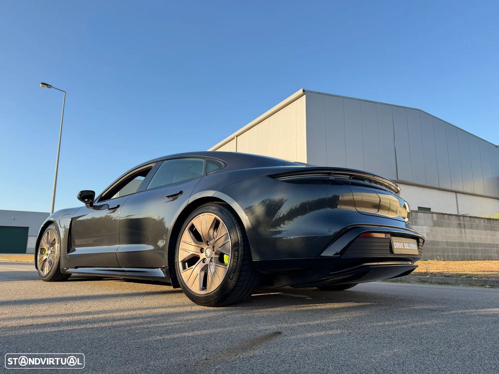Porsche Taycan Standard - 25