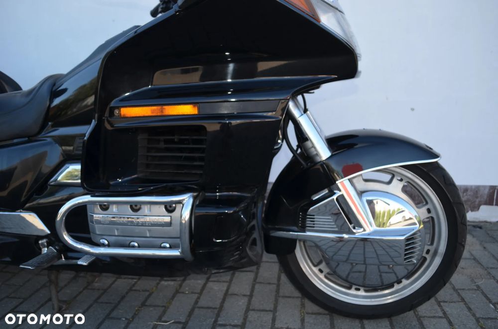 Honda GL - 12