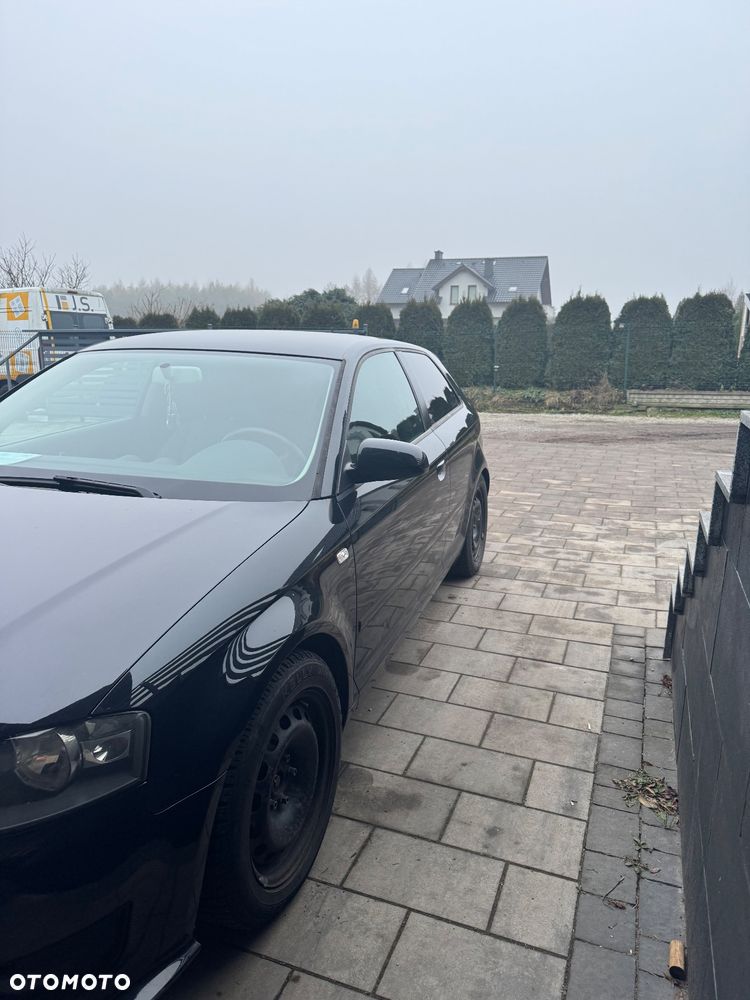 Audi A3 3-drzwiowe 1.6 Attraction - 4