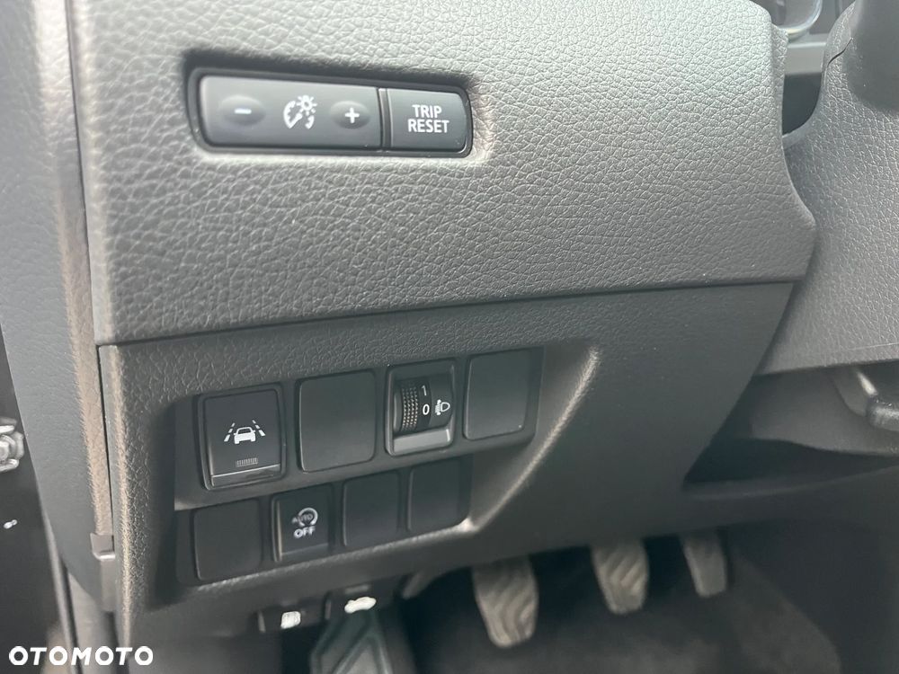 Nissan Qashqai 1.3 DIG-T TEKNA - 14