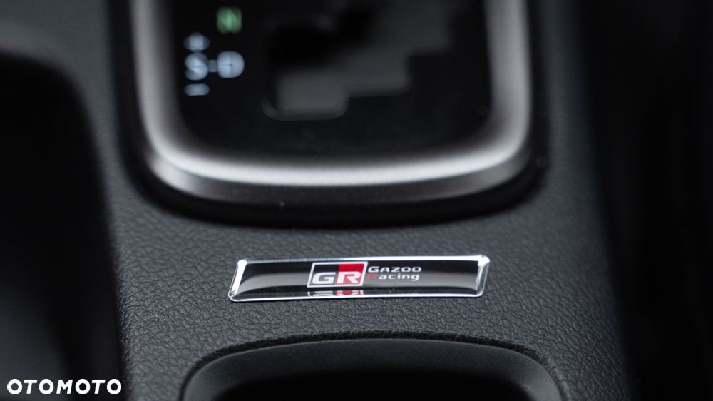 Toyota Hilux 2.8 D-4D Double Cab GR Sport II 4x4 - 20