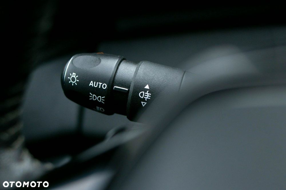 Peugeot 308 1.5 BlueHDi Active Pack S&S EAT8 - 17