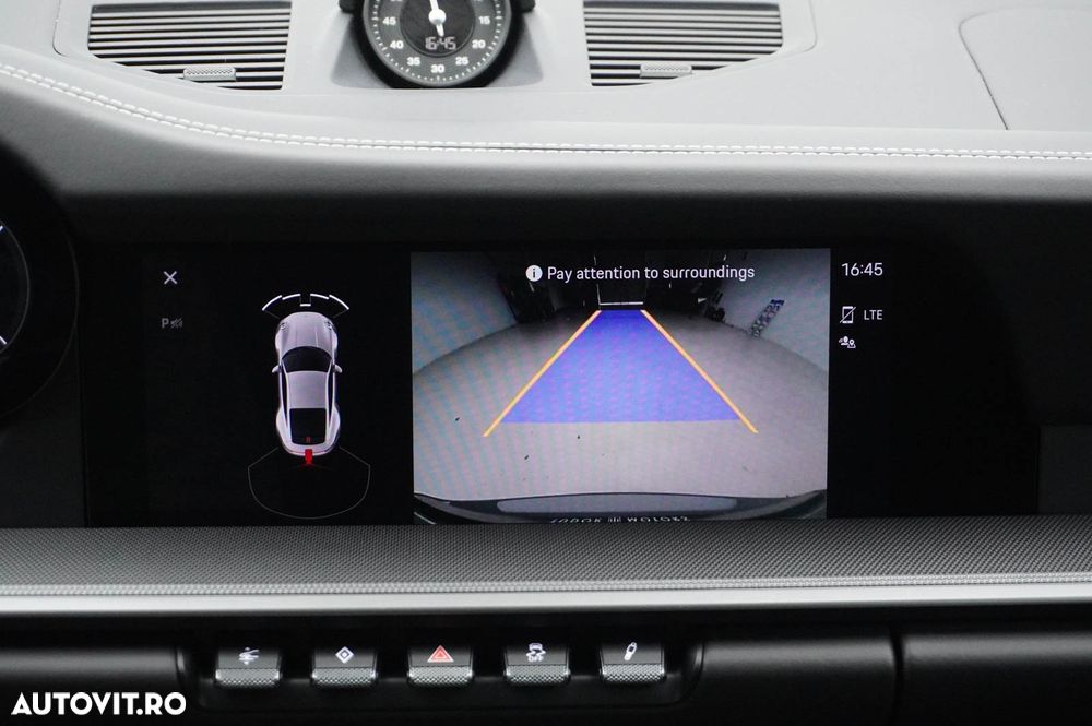 Porsche 911 Carrera 4 PDK - 34