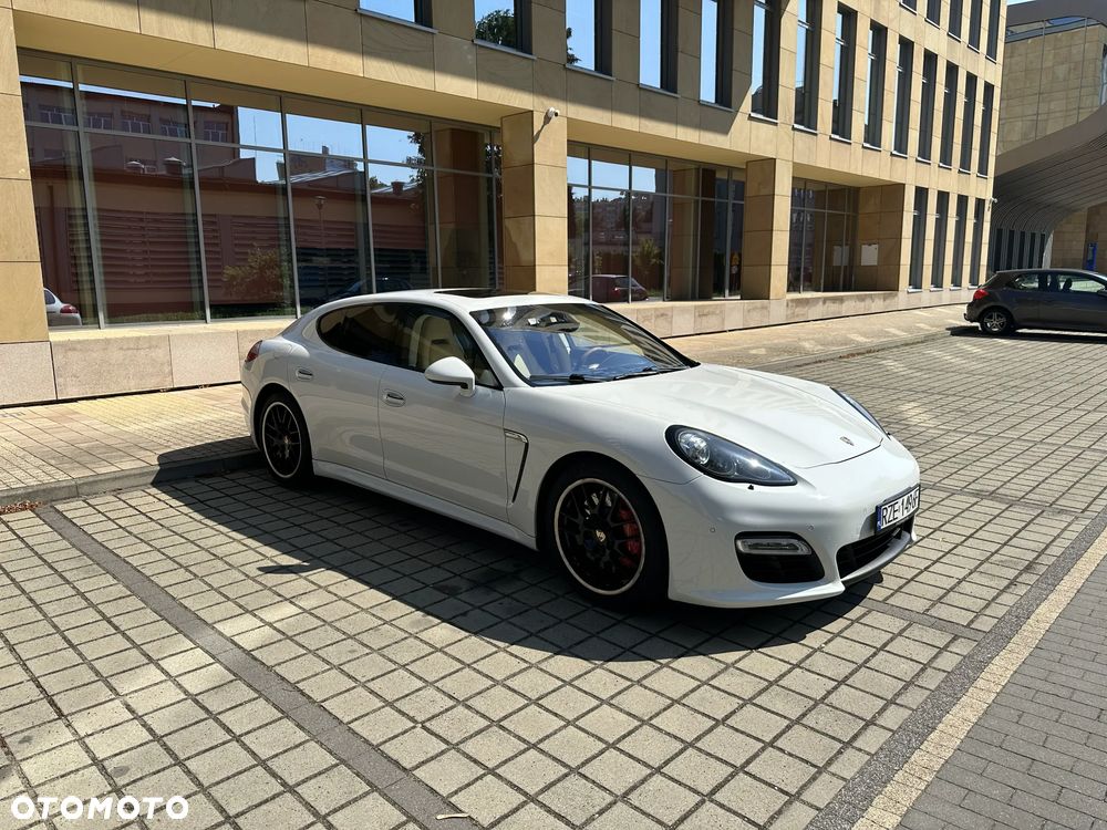 Porsche Panamera Turbo PDK - 10