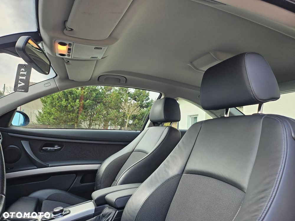 BMW Seria 3 320i Edition Exclusive - 14