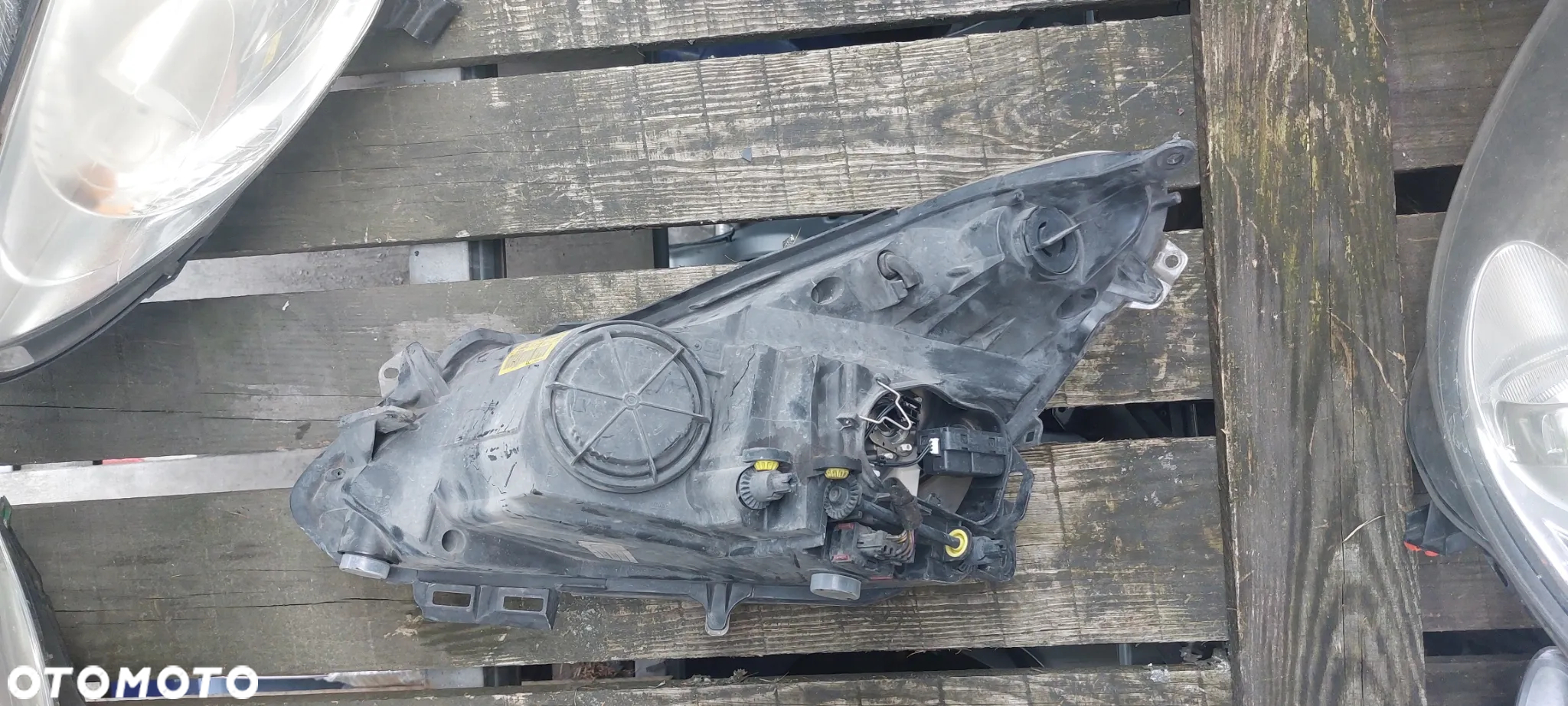 .  PRZOD PRZEDNIA LAMPA PRAWA OPEL CORSA D - 3