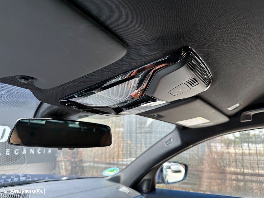 BMW 330 e Touring Line Sport Auto - 36