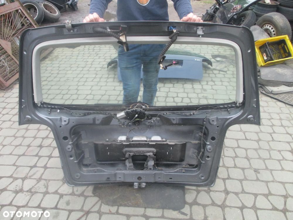 klapa tył VW Touran LA7T - 3