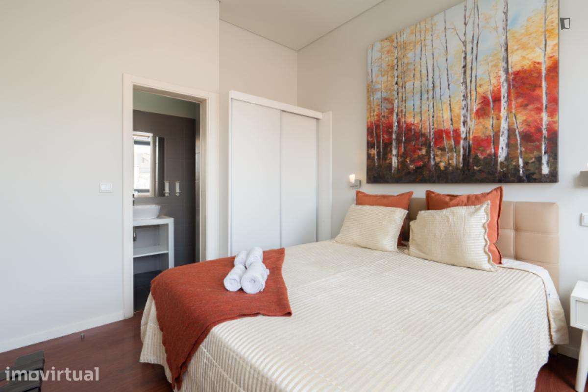 Apartamento com 3 quartos - localizado em Massarelos Porto - Grande imagem: 2/33