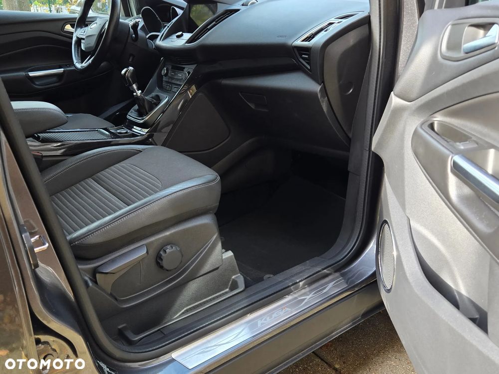 Ford Kuga 1.5 EcoBoost FWD Titanium ASS - 35