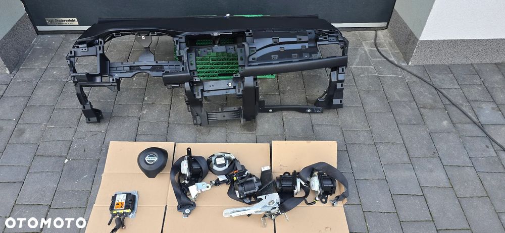 Deska rozdzielcza Nissan Leaf II 2019 oryginal plus poduszki - 3