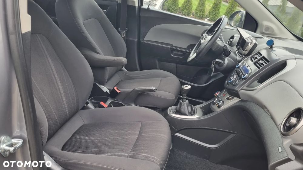 Chevrolet Aveo 1.6 LTZ - 21