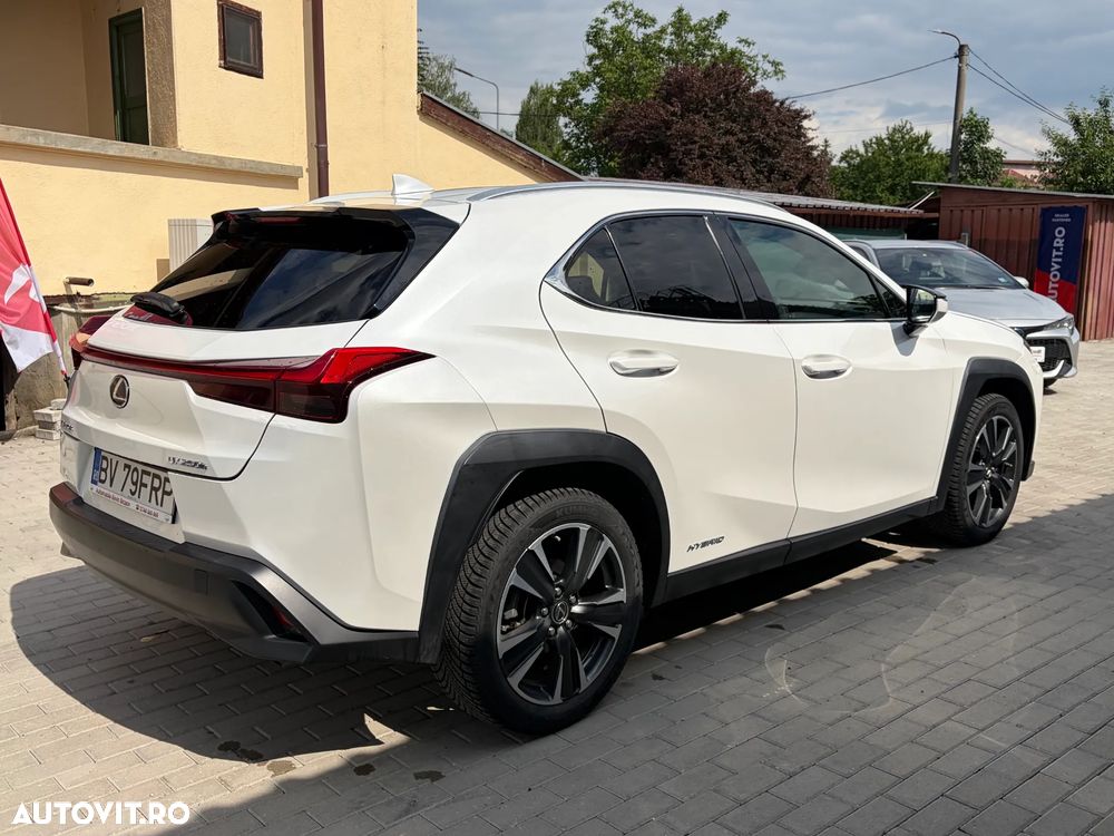 Lexus UX 250h Business Edition - 12