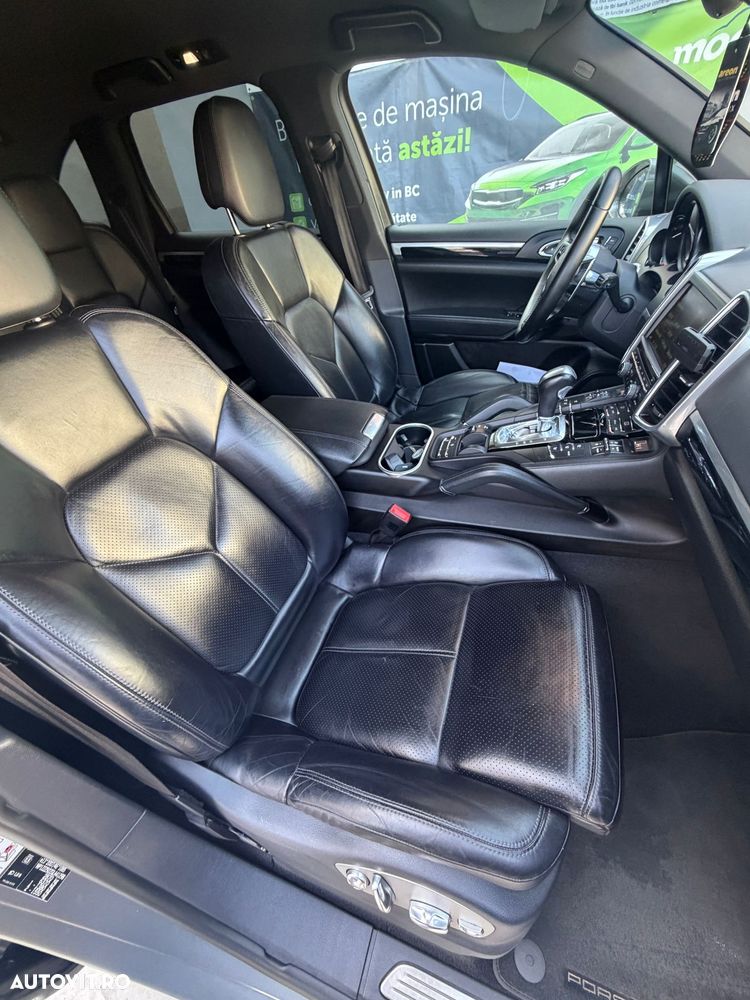 Porsche Cayenne 3.0 L - 14