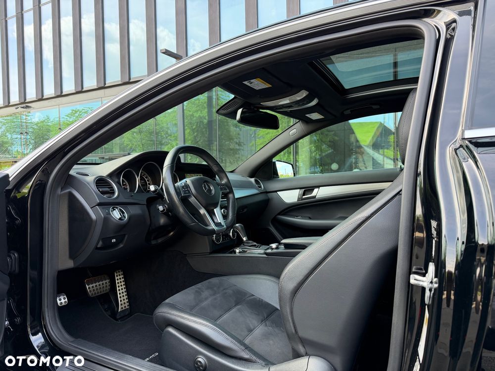 Mercedes-Benz Klasa C 63 AMG AMG SPEEDSHIFT MCT - 14