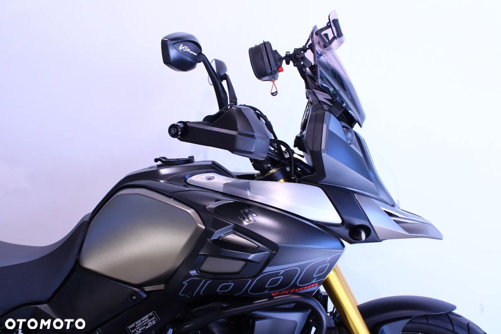 Suzuki DL - 17