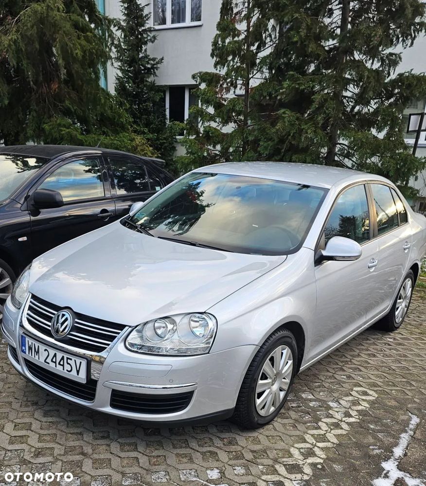 Volkswagen Jetta - 1