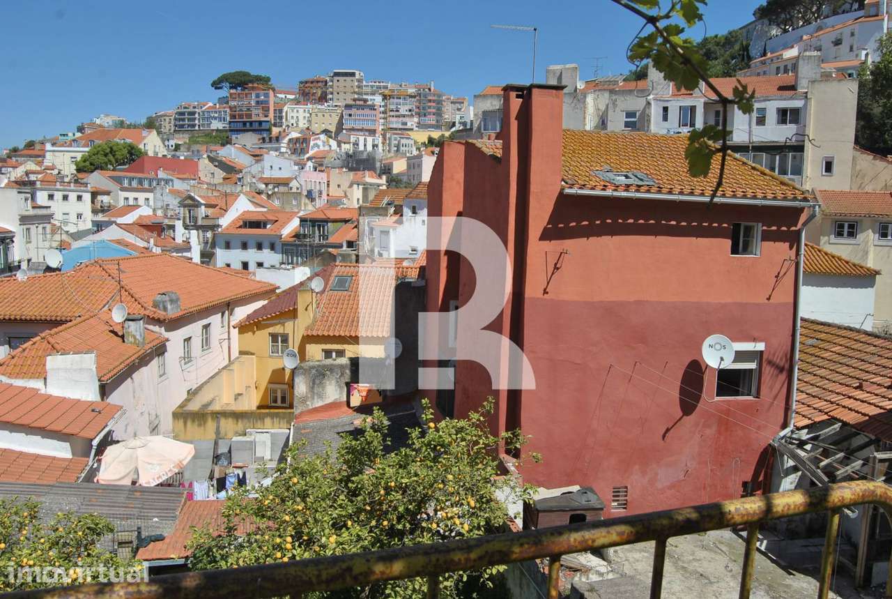 Terreno com Ruina  para construção junto ao Castelo de S. Jorge, Lis - Grande imagem: 2/22