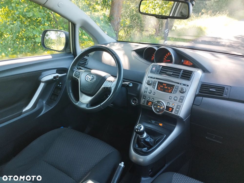 Toyota Verso 1.8 Sol plus 7os - 13