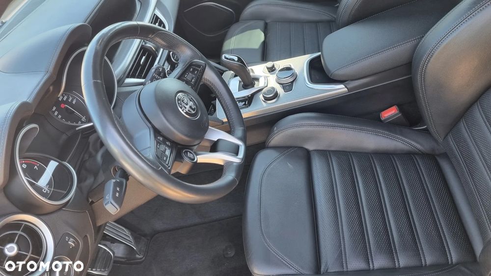 Alfa Romeo Stelvio 2.0 Turbo Veloce Q4 - 5
