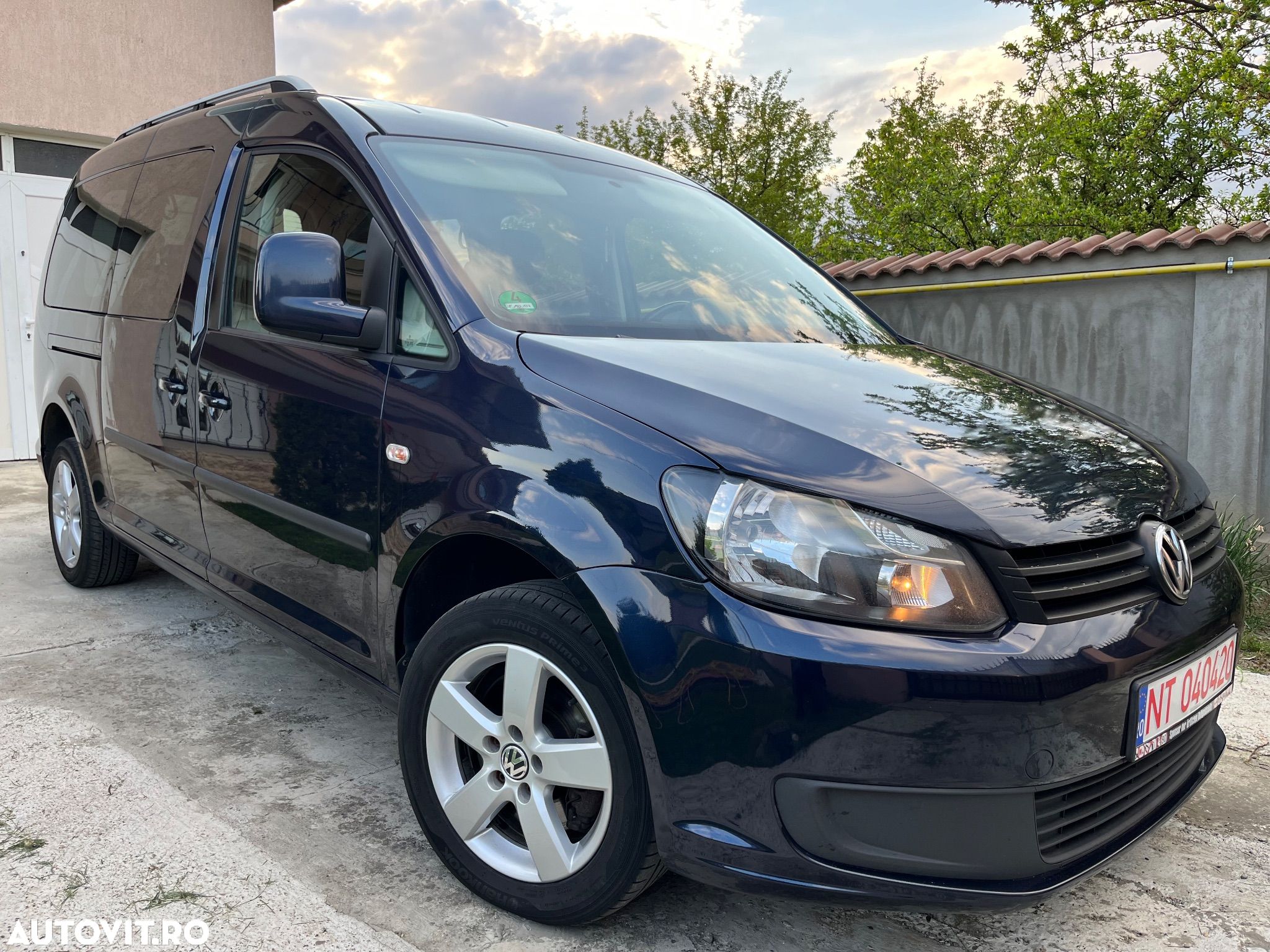 Volkswagen Caddy Maxi 2.0 TDI Comfortline - 1