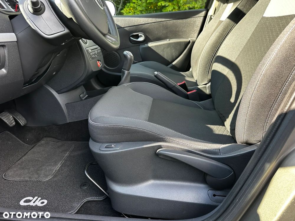 Renault Clio 1.2 16V 75 Expression - 16