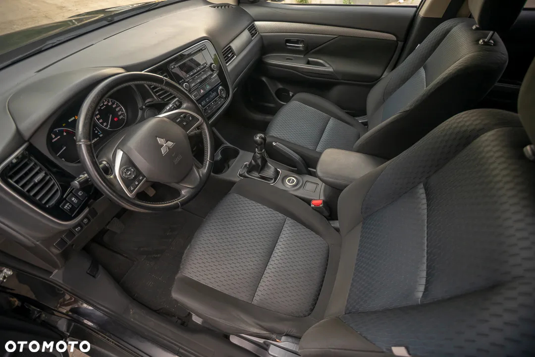 Mitsubishi Outlander 2.2 DI-D 4WD Instyle - 17