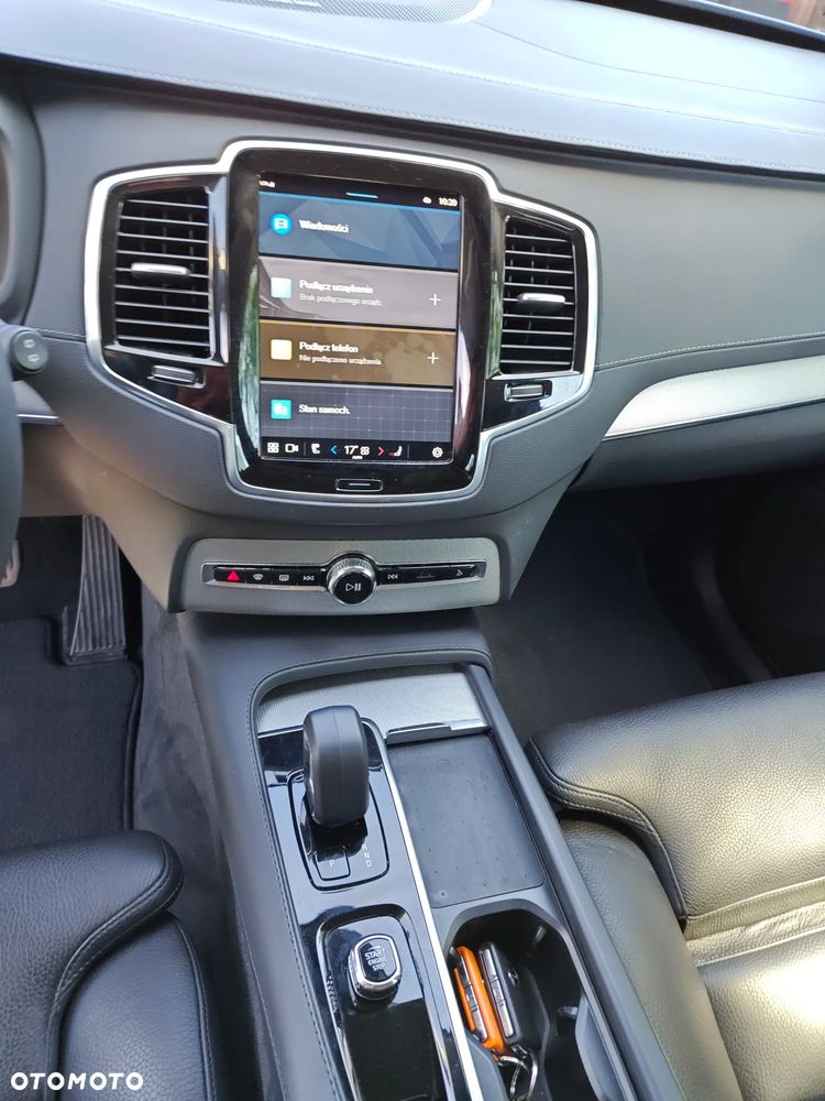 Volvo XC 90 D5 SCR AWD Momentum 7os - 31