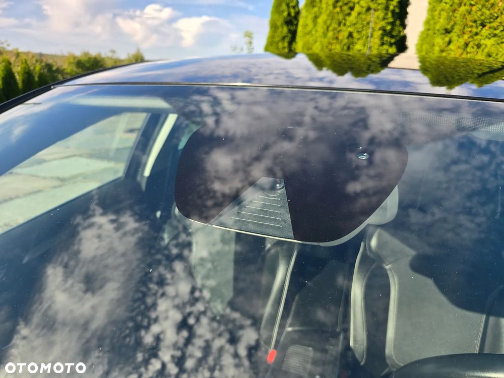 Renault Megane ENERGY TCe 130 Start & Stop LIMITED - 40