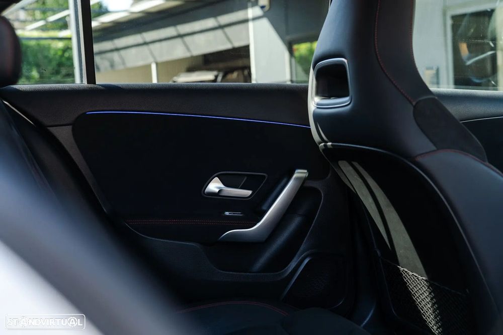 Mercedes-Benz A 180 d 7G-DCT AMG Line - 9