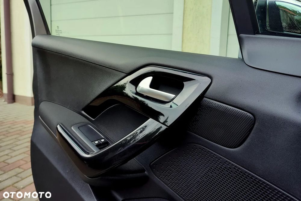 Peugeot 208 PureTech 82 Start & Stop Style - 13