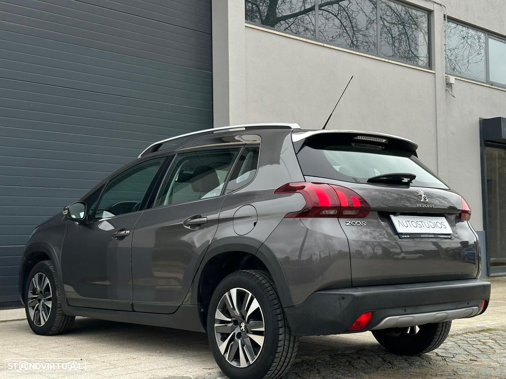 Peugeot 2008 PureTech 110 GPF Stop&Start EAT6 Allure - 4