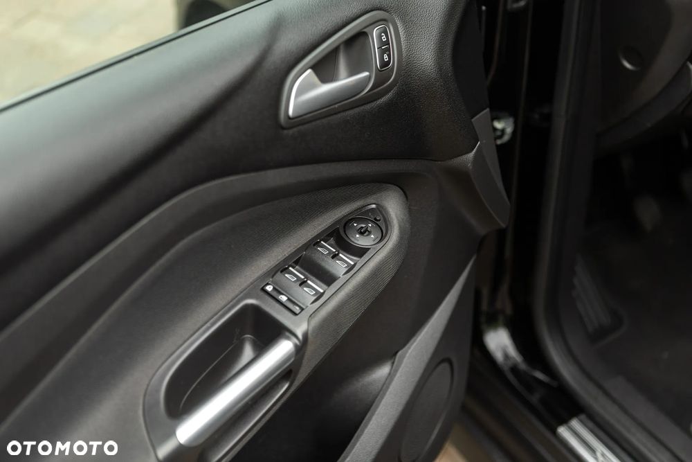 Ford Grand C-MAX - 37