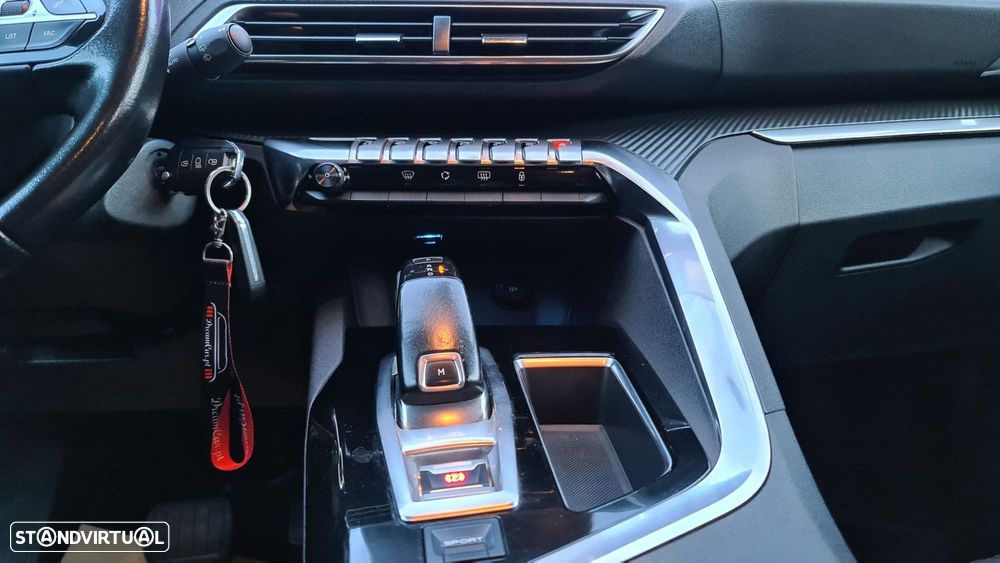 Peugeot 5008 1.5 BlueHDi Allure EAT8 - 30