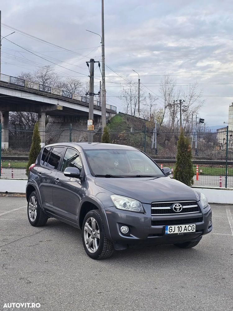 Toyota RAV4 2.2 D-4D 4x4 Automatik Executive - 1