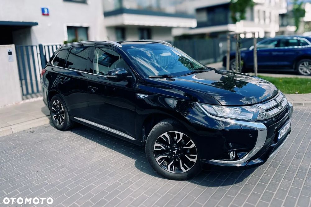Mitsubishi Outlander 2.0 4WD Plug-In Hybrid - 3