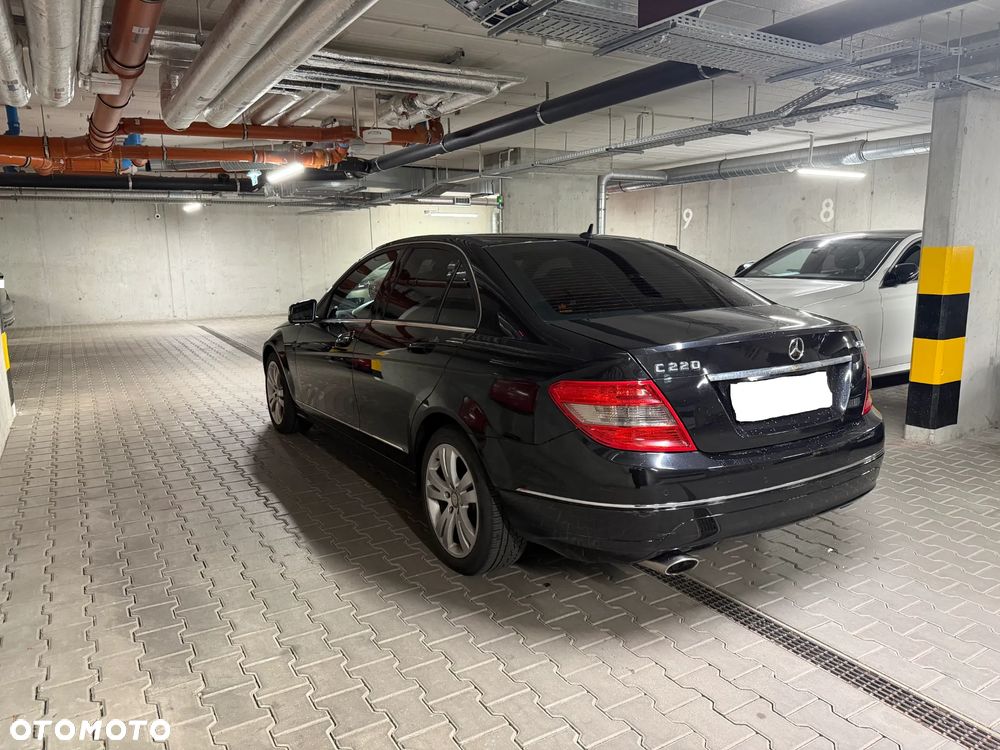 Mercedes-Benz Klasa C 220 CDI BlueEff 4-Matic Avantgarde - 8